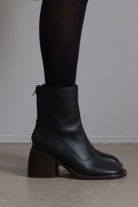 Boots - Antonia Leather Black