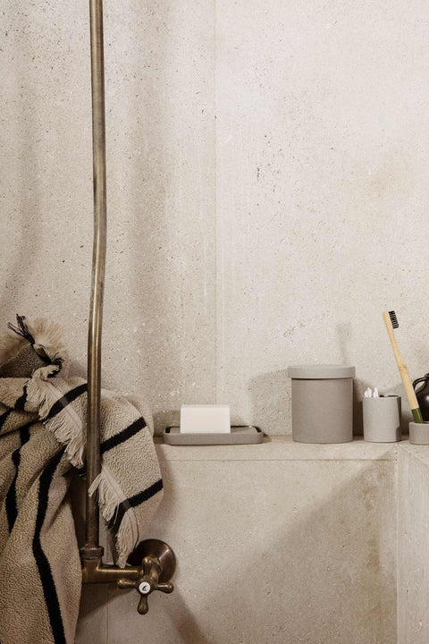Håndkle - Alee Bath Towel 70x140cm Sand/Black