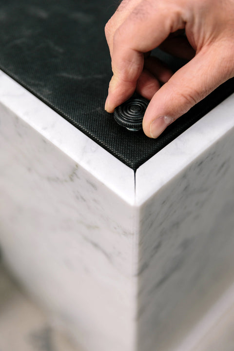Sidebord - Plinth Tall 30x30xh51 Grey Kendzo Marble