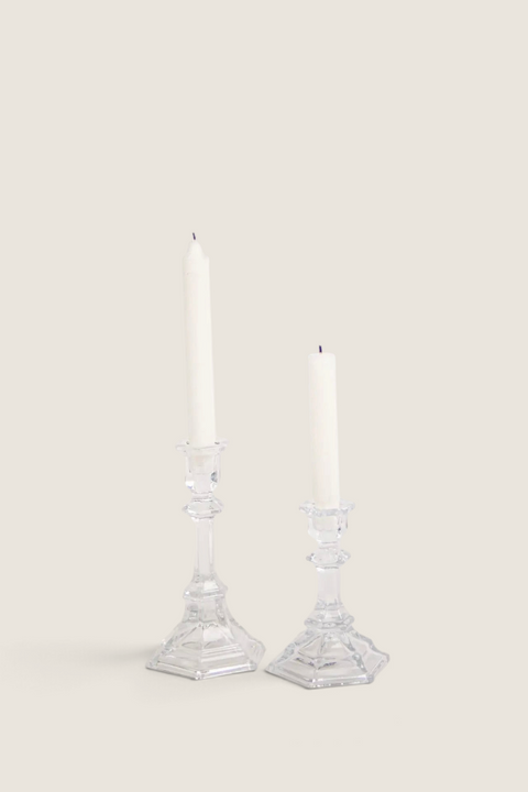 Bolina Sofia L lysestaker i klart glass med klassisk form og hvite kronelys