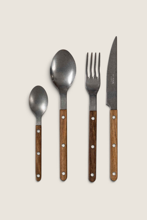 Bolina Sabre Paris Bistrot vintage bestikksett i teak med rustikk finish og synlige nagler