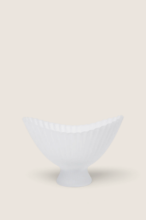 Bolina Fountain 28 frosted glass bowl with a wavy edge and sculptural pedestal base in recycled mouth-blown glass.