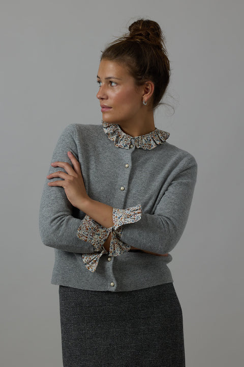 Cardigan - Pearl Button Grey