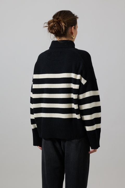 Genser - Silene T-Neck Black/Sand Stripe