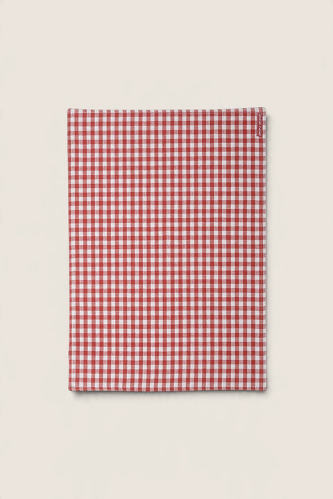 Bolina Bruka Design cotton placemat in a nostalgic red and white checkered pattern
