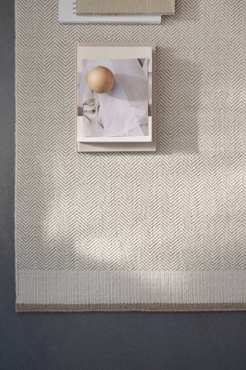 Gulvteppe - Stratum Echo White