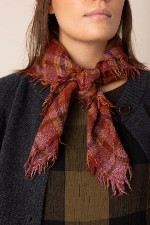 Skjerf - Reading Check Brick Red