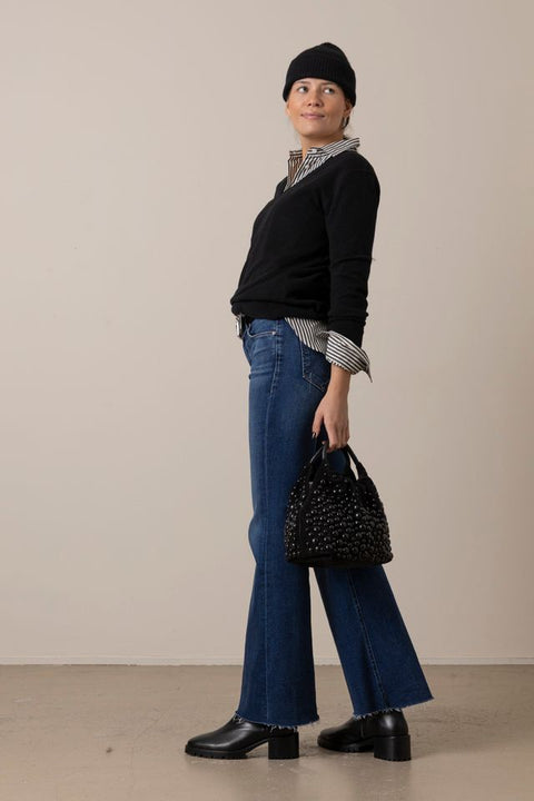 Genser - Weekend V-Neck Black