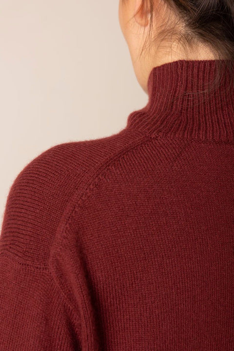 Genser - Turtleneck Side Slit Bordeaux