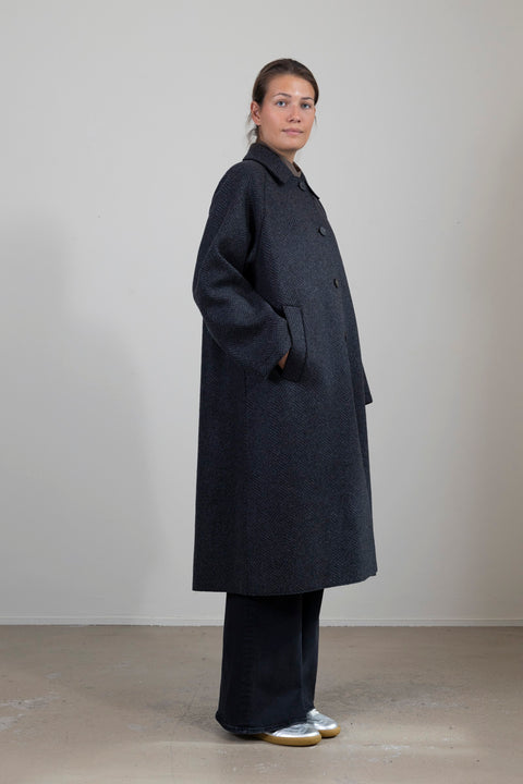 Kåpe - Balmacaan Patterned Cashmere Blend Anthracite