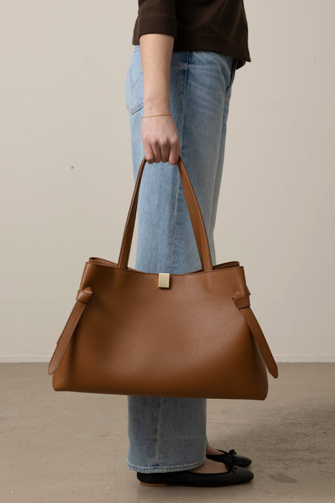 Veske - Gyoza Tote Pebble Grained Hazel