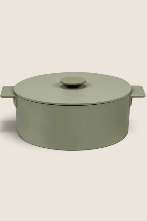 Bolina Serax Surface Pot XL in camogreen, a 5.5-liter cast iron casserole dish with a lid for slow cooking.