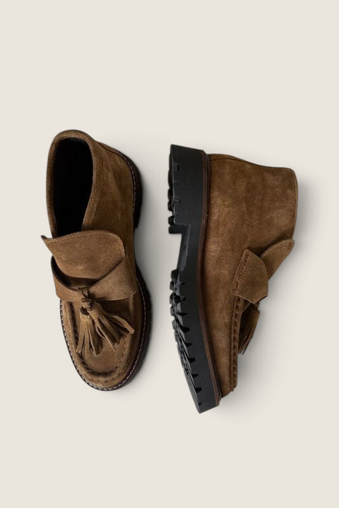 Bolina Aosta tobacco brown suede tassel ankle boots with moccasin stitching and a chunky black lug sole.