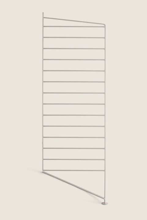 Bolina beige powder-coated steel floor panel for String shelving system, 85cm high and 30cm deep.
