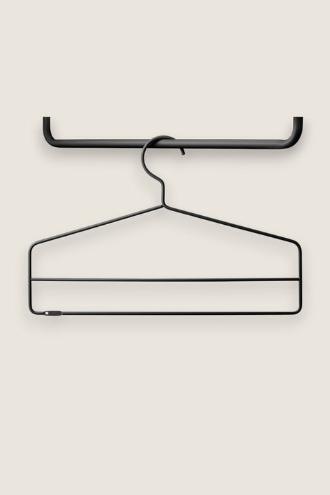 Bolina black metal clothes hanger with an extra horizontal bar for versatile garment storage, 4-pack set.