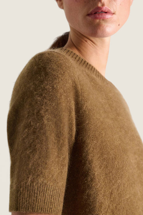 Bolina Dorothee Schumacher fluffy porcini brown knit pullover with short sleeves and a round neckline