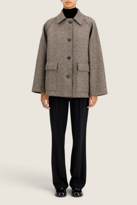 Bolina Harris Wharf London raglan jacket in cream and brown herringbone wool cashmere blend with flap pockets