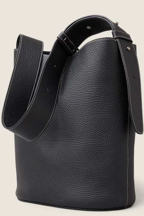 Bolina LIÉ STUDIO Norma Tote in black textured leather with a bucket shape and adjustable shoulder strap.