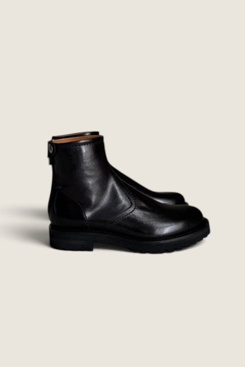 Bolina Megan short boots in Bufera black leather with a sturdy rubber sole and back zipper closure.