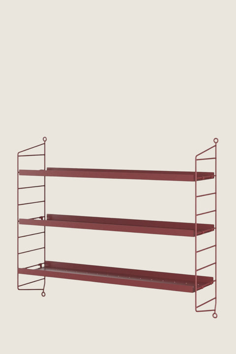 Bolina String Pocket wall shelf in Oxtorgsrød red metal with three shelves and iconic wire side panels