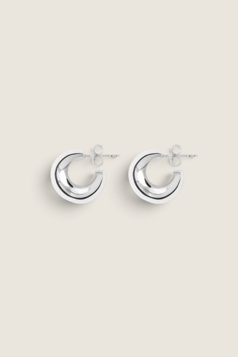 Bolina The Simone silver hoop earrings with a polished, rounded, and chunky design for everyday wear.