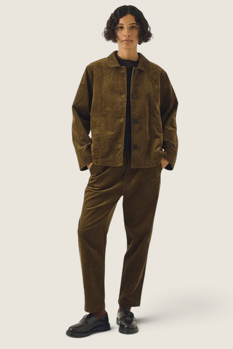 Bolina TOAST bronze green organic cotton corduroy jacket with rounded collar and horn buttons worn by a model