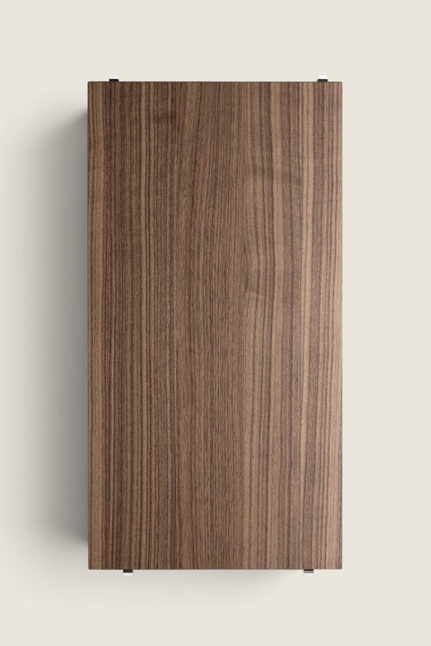 Bolina walnut veneer shelf board for String System, 58x30 cm, featuring a natural wood grain finish.