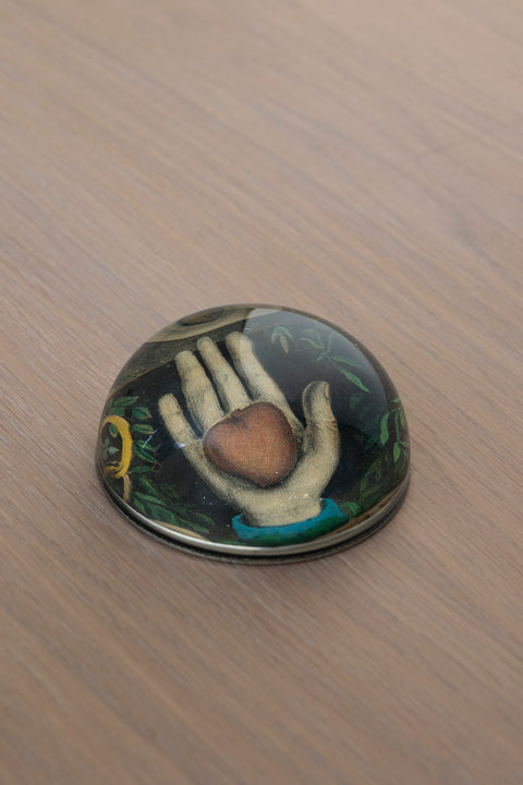 Papirvekt - Decoupage Heart in Hand