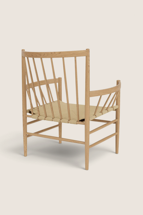 Lenestol - J82 Lounge Chair Lakkert Eik/Natur