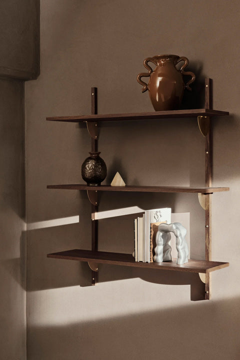 Hylle - Sector Shelf Triple/Wide Smoked Oak/Brass