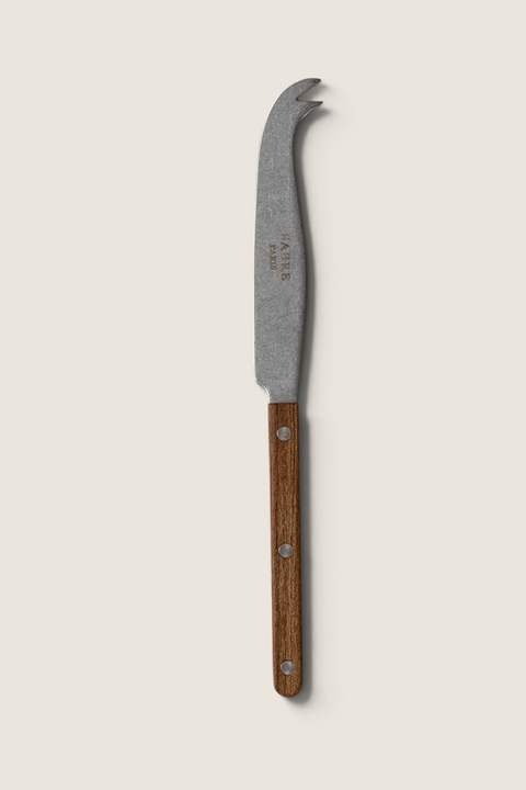 Bolina ostekniv fra Sabre Paris i serien Bistrot Vintage med teak-håndtak og rustfritt stål i et nostalgisk design.